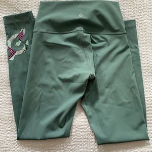 Peloton x lululemon Jungle Wunder under 25” leggings size 4